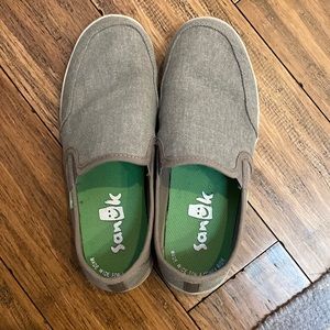 Men’s Sanuk slip on shoes